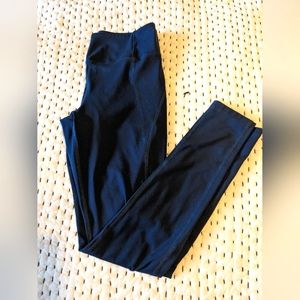 Girlfriend collective Navy blue FLOAT leggings, size sm, 3/4 length